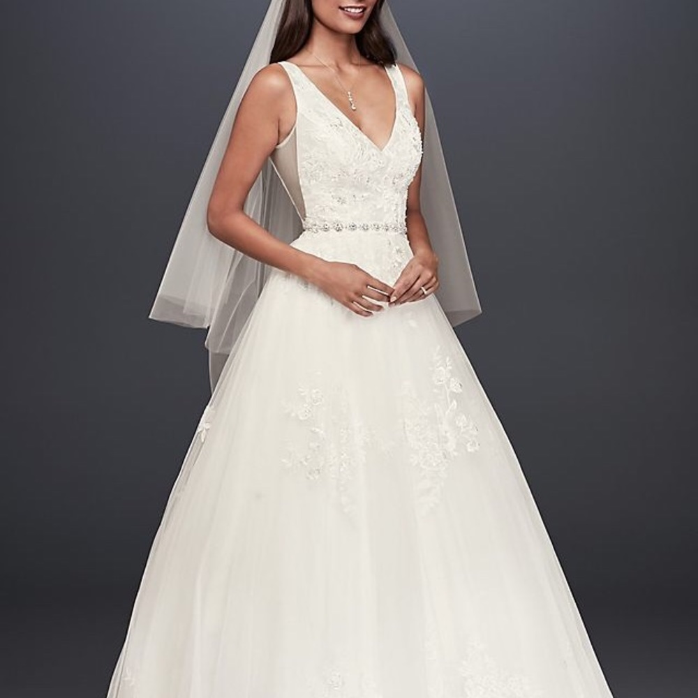 David’s Bridal Wedding Dress. NWT